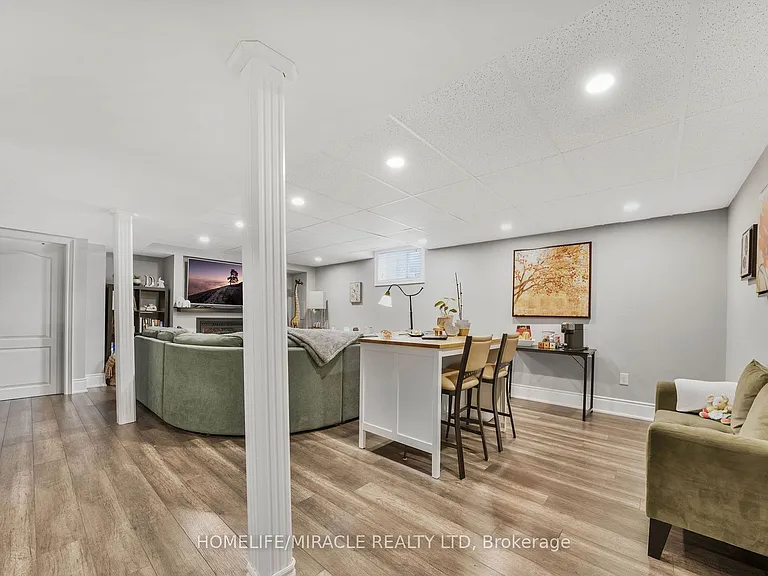22 Devonleigh Dr — Photo 28
