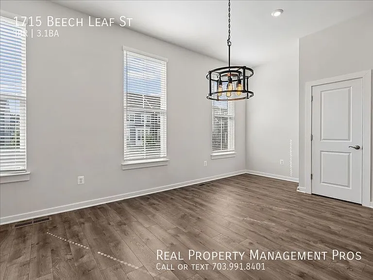 1715 Beech Leaf St — Photo 9