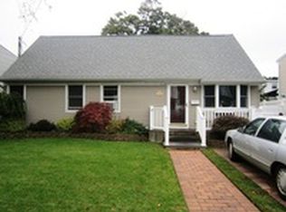 183 Madison Ave, Island Park, NY 11558