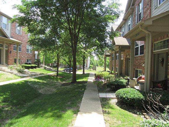 2nd image of 137 Bristol Ln Unit 3
