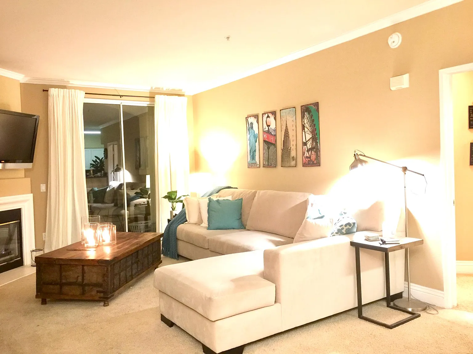 2 bed, 1327 sqft, $3,699 — Photo 3
