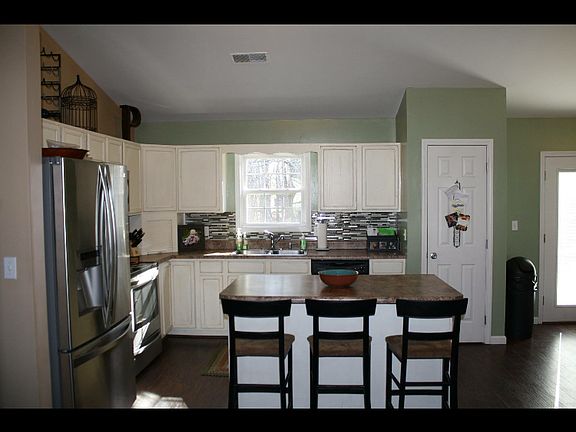 5th image of 180 Pin Oak Ln