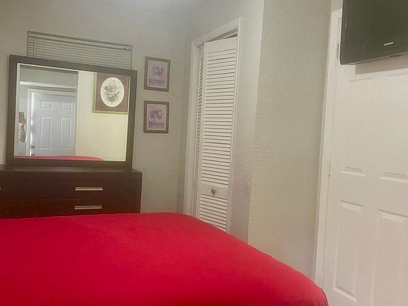5th image of 843R NW 65th St #1