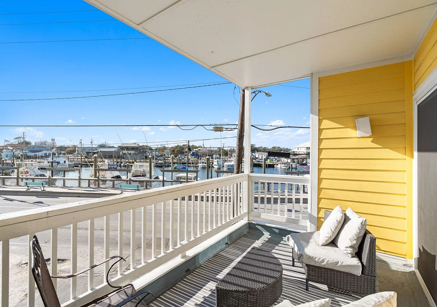 302 Canal Dr — Photo 2