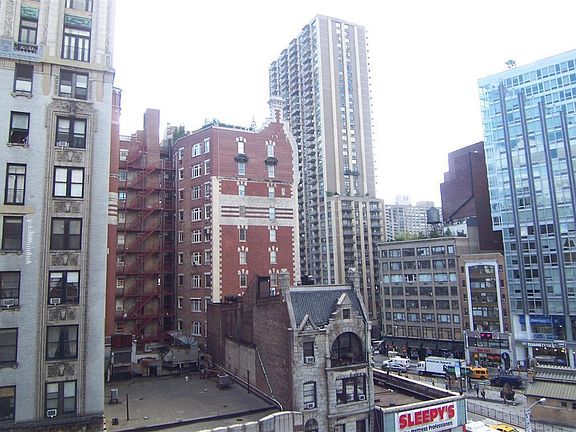2nd image of 175 W 72nd St APT 6G1