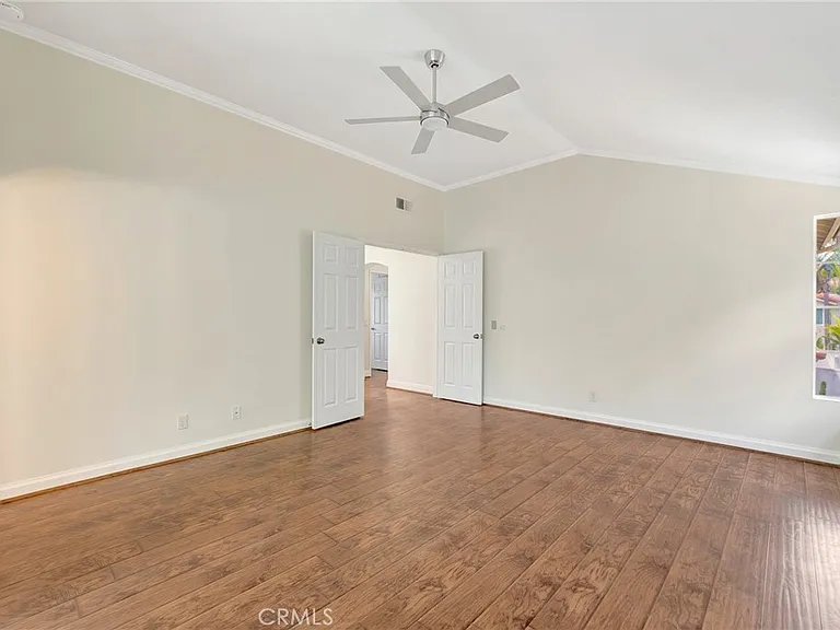 24811 Cutter — Photo 19