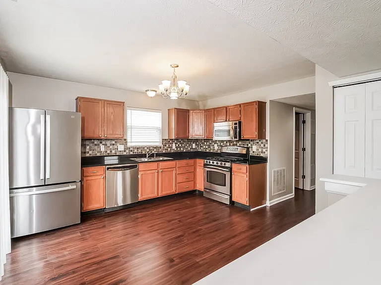 5341 Waterton Lakes Dr — Photo 9