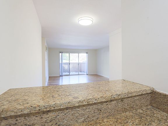 5th image of 315 Wayne Pl #107