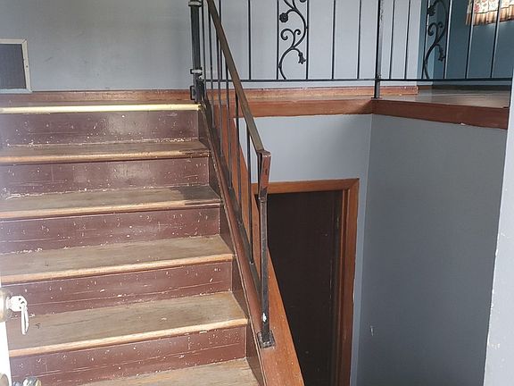 2nd image of 107 Pecos Cir
