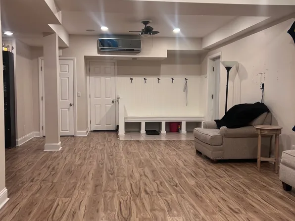 (undisclosed Address), White Plains, NY 10607