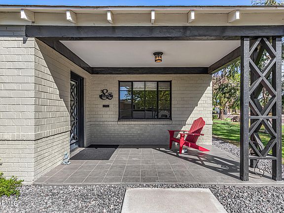 5th image of 808 W AVALON Drive