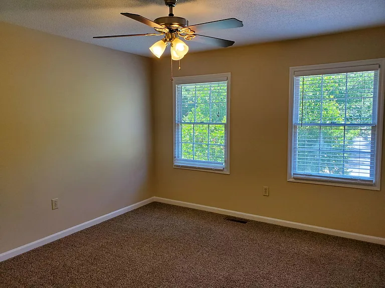 1704 Twin Brooks Dr — Photo 9