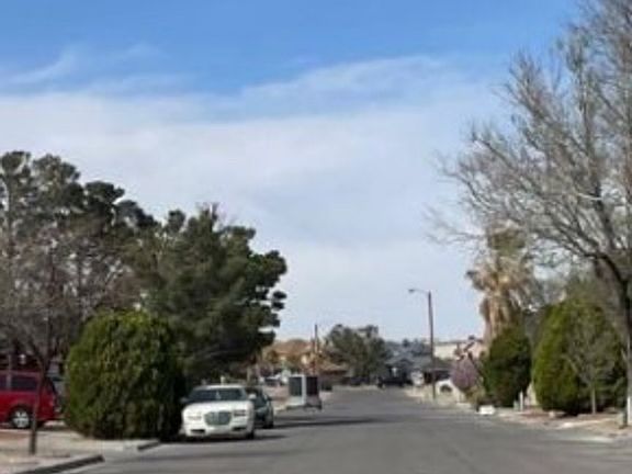 Exterior Neighborhood (street photo)