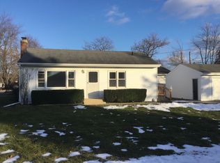 1343 Mulberry Ln, Crystal Lake, IL 60014