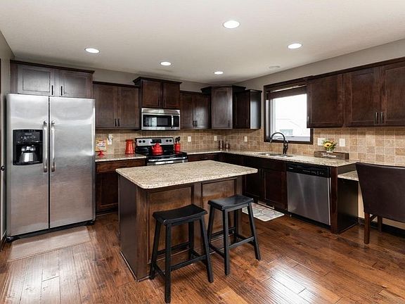 4th image of 301 Aspen Dr NW