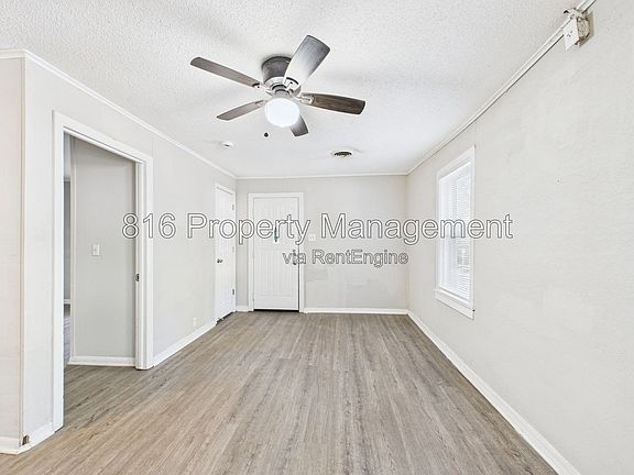 3rd image of 1901 S Ash Ave