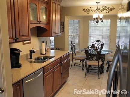 Breakfast Nook
						:
						Charming Bay Window Breakfast Nook