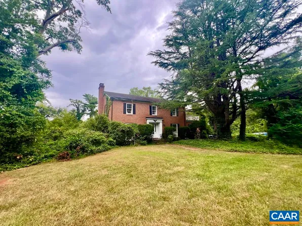 4 Canterbury Rd, Charlottesville, VA 22903