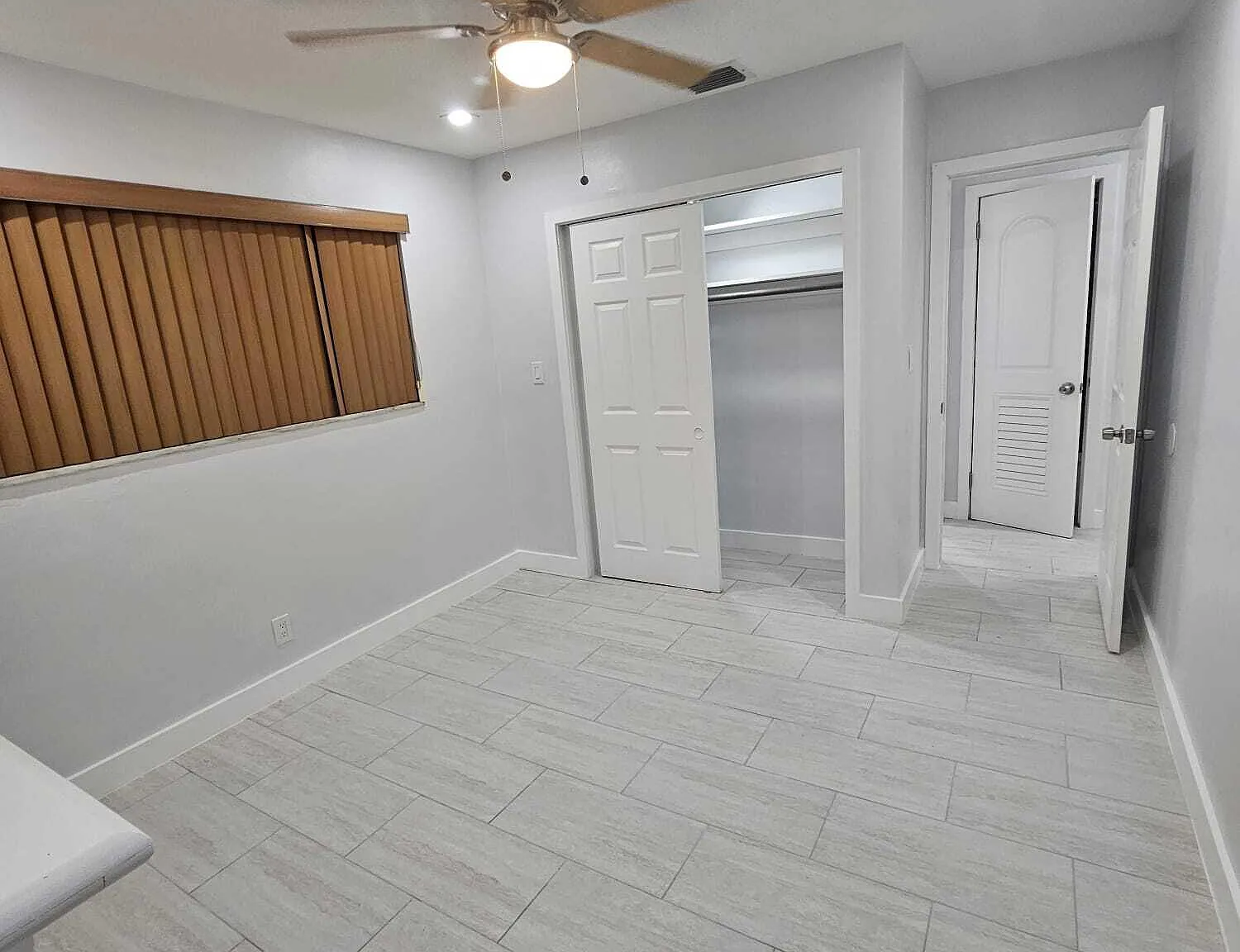 2 bed, 1.0 bath, 1400 sqft, $2,400 — Photo 4