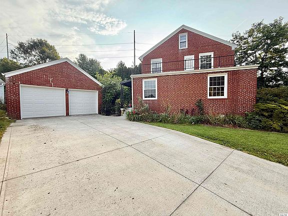 4th image of 107 Morris St