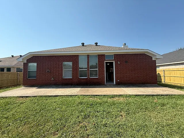 3912 Silver Springs Dr — Photo 7
