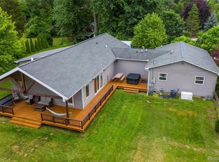 12100 Wilson Dr, Carleton, MI 48117