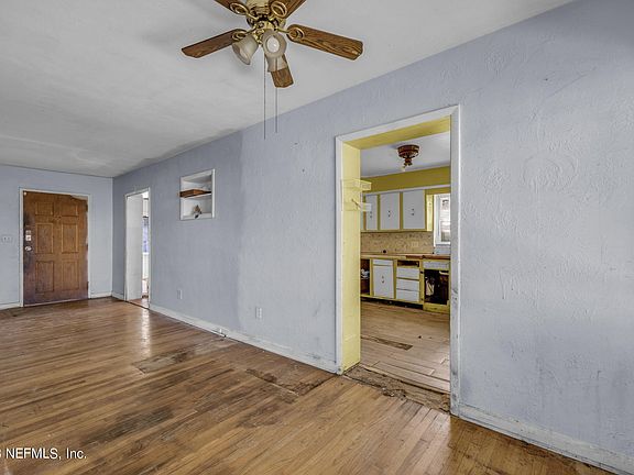 4th image of 2112 Almira St