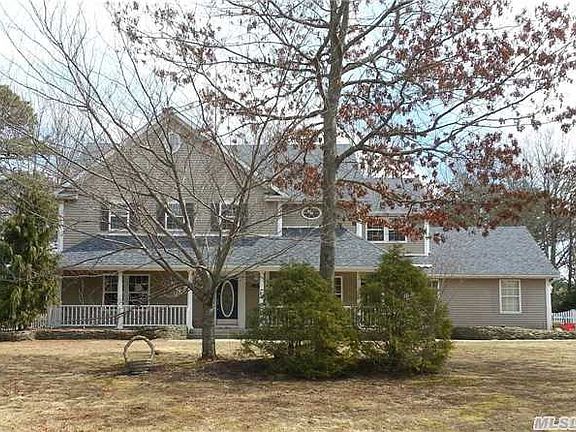 2nd image of 19 Framingham Ln