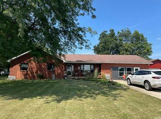 8236 6b Rd, Plymouth, IN 46563
