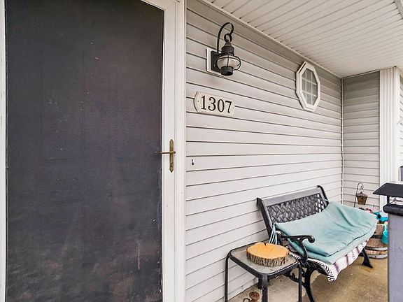 4th image of 1307 NW 51st St
