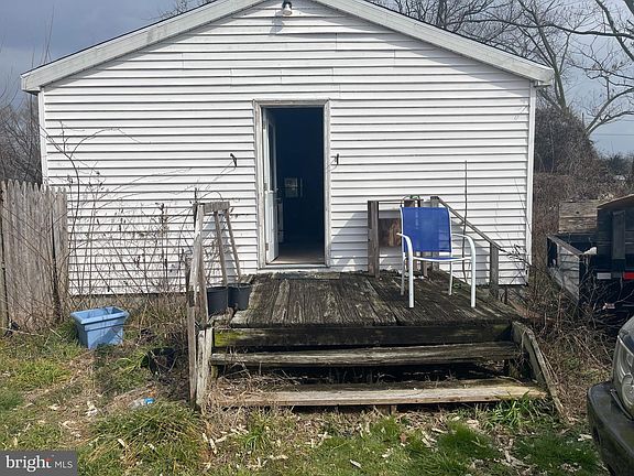 4th image of 27166 Williams Ave