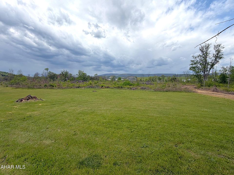 1st image of Quarry Rd
