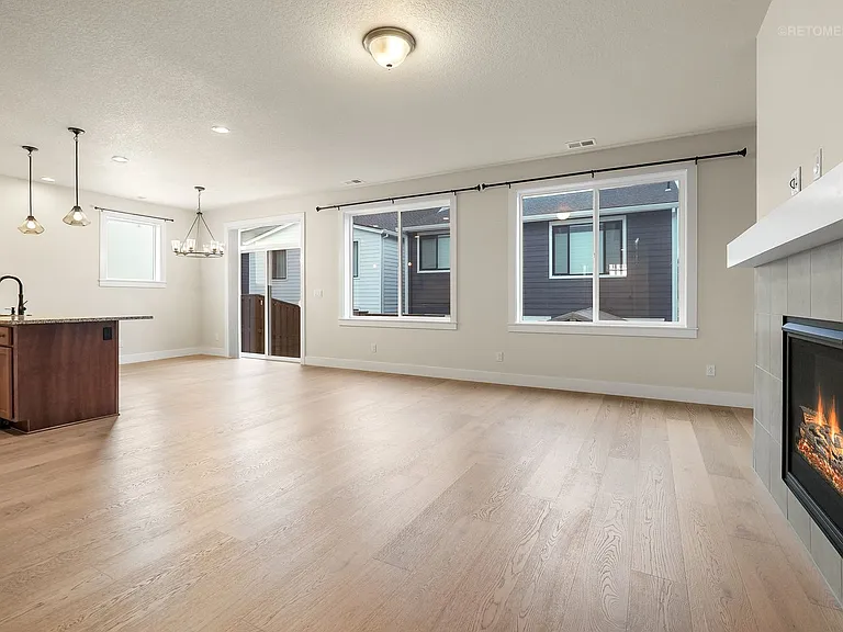 11678 NW Kearney St — Photo 2