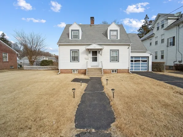 39 Gilman St, Holyoke, MA 01040