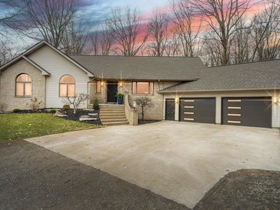21395 Laser Ln, South Lyon, MI, 48178