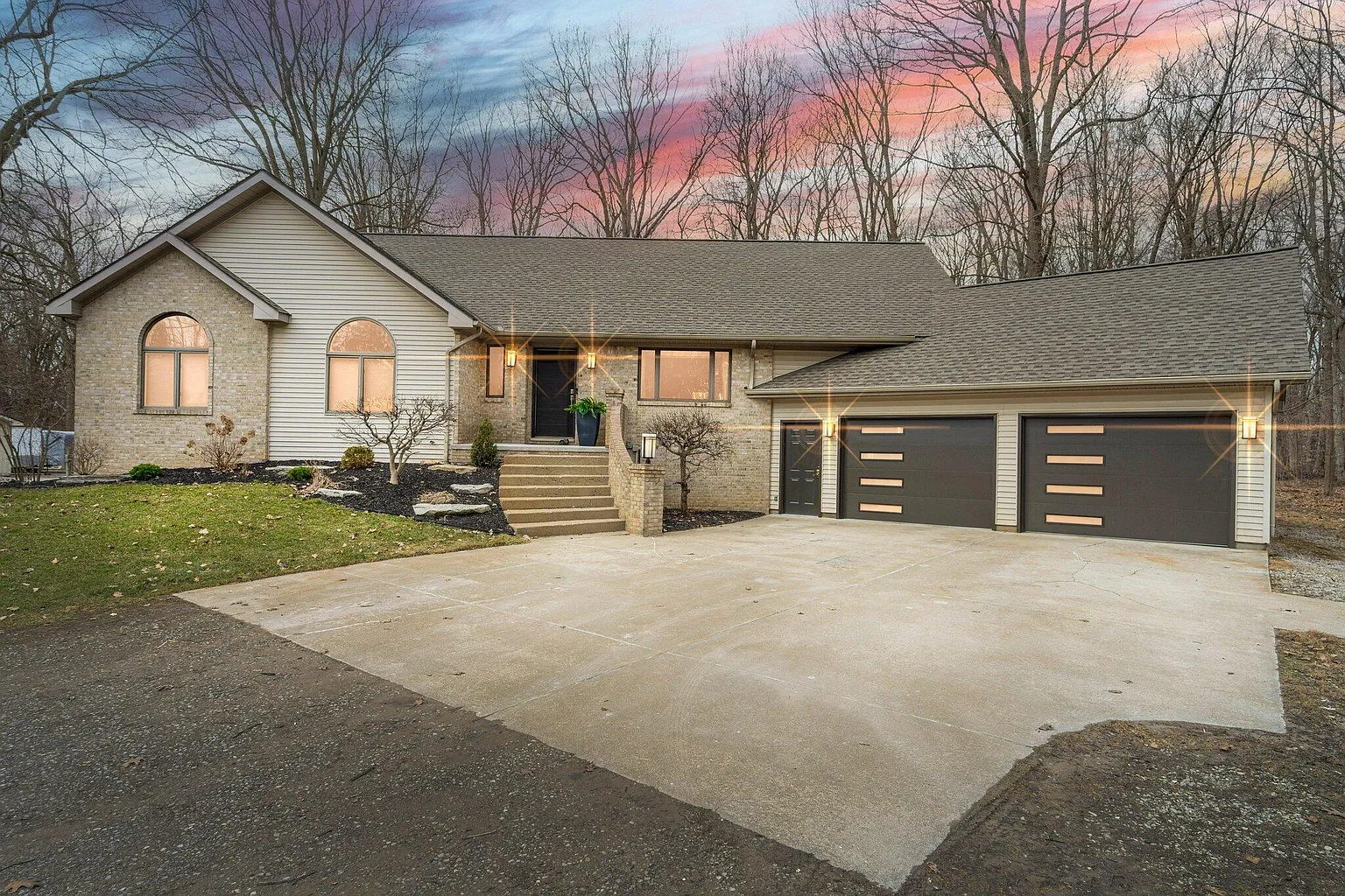 21395 Laser Ln photo 1