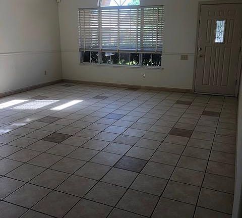 5th image of 2563 Du Bois Dr