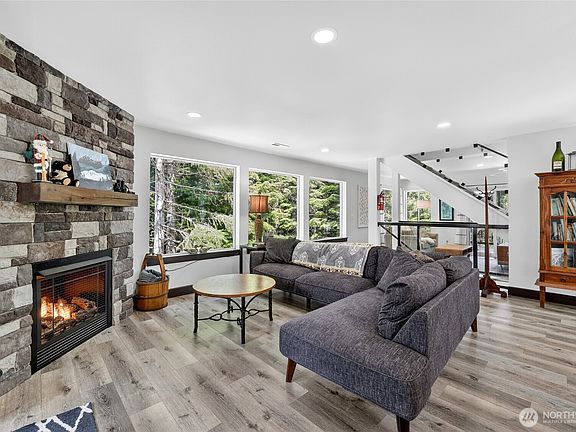 4th image of 60 Snoqualmie Village Dr