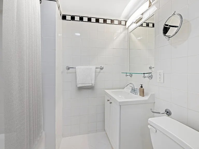 50 W 34th St #8B8 — Photo 8
