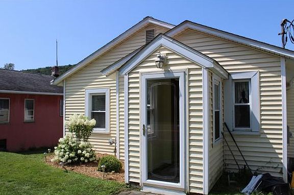3rd image of 92 Burr Ave