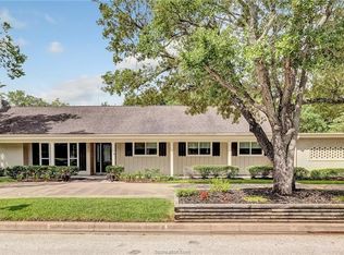 3614 Sweetbriar Dr, Bryan, TX 77802