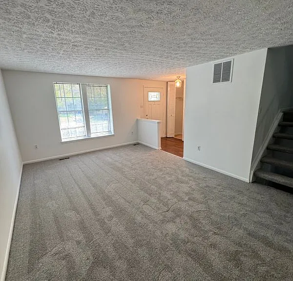 9730 Red Clover Ct — Photo 5