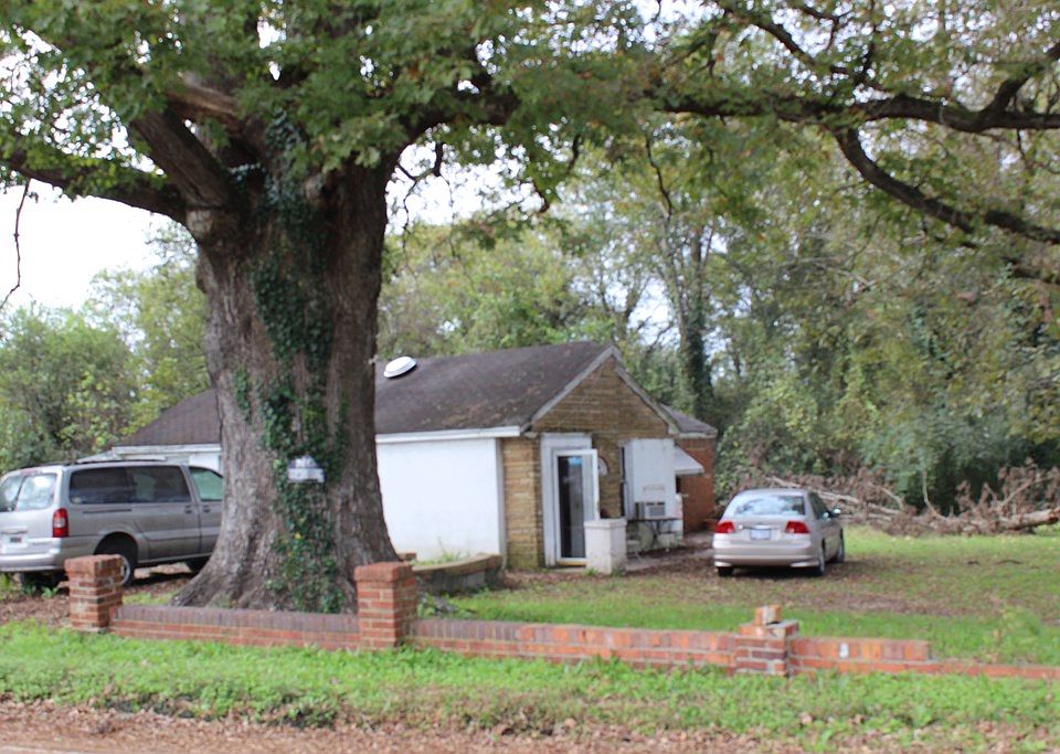 2nd image of 1506 Elm St