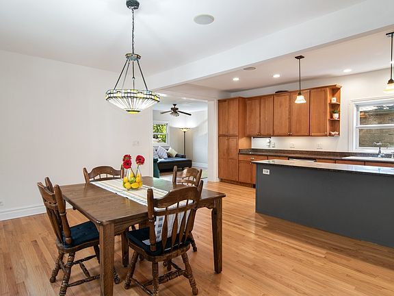 4th image of 1112 S East Ave