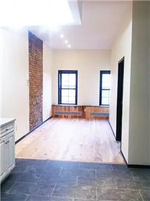 Rented by R New York | media 17