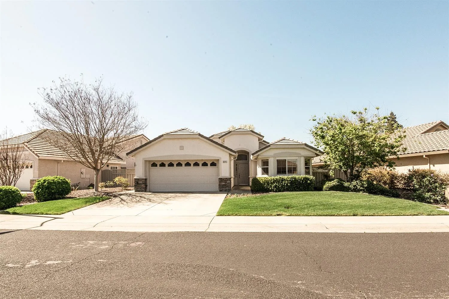 6049 Buckskin Ln photo 1