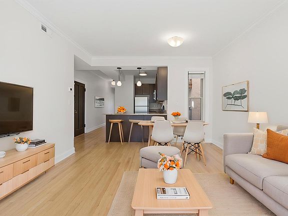 4th image of 2152 W Ainslie St #D2
