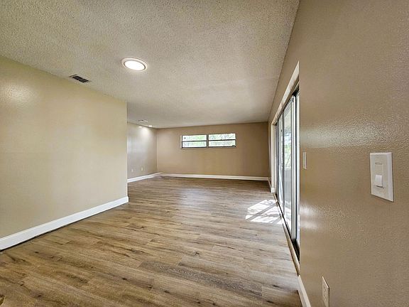 3rd image of 4409 Shadberry Dr
