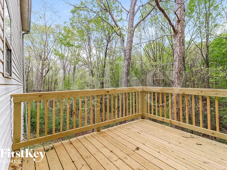 1074 Bridle Creek Dr — Photo 18
