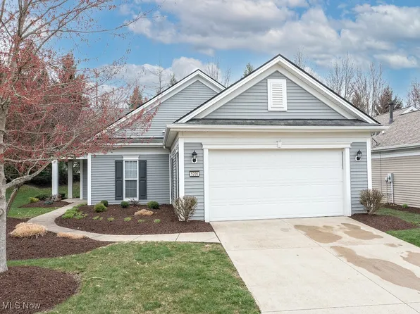 5206 Spruce Pointe Ln, Brunswick, OH 44212